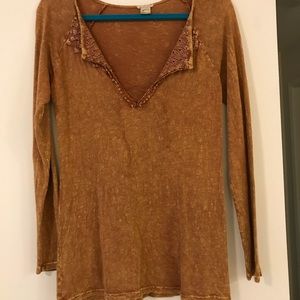 Gimmicks lace up top